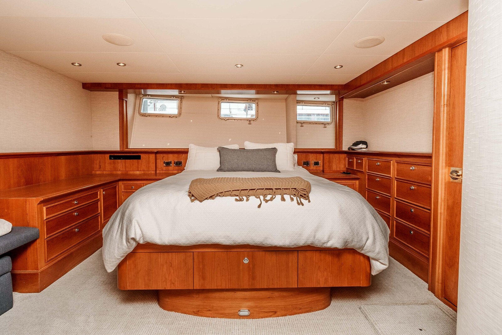 Master stateroom aboard Following Sea II, 74-foot Nordlund pilothouse yacht